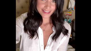 Pagmasturbar samtang sa iyang labing suod nga higala nagabuhat sa mao usab nga