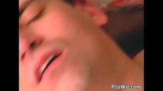 Ώριμη ξανθιά τσούλα χάλια κόκορας και παίρνει