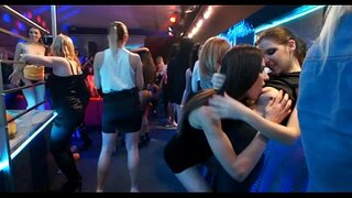 Strring දක්වා honeys හා hunks වල් අවශ්යතා