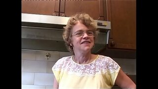 O meu galo non podo resistir ao encanto irresistíbel de unha puta madura! Vol. 8