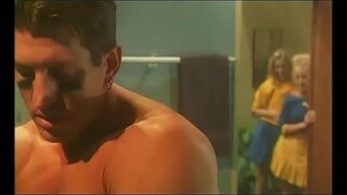 Azgın Ponpon kızlar Calli Cox ve Nisan soyunma odasında becerdin alır Azgın Ponpon kızlar Calli Cox ve Nisan soyunma odasında becerdin alır