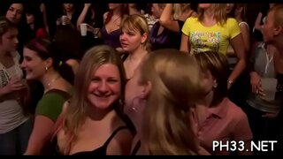 Prostitutas berrando en éxtase do salvaxe grupo sexo con camareiros Prostitutas berrando en éxtase do salvaxe grupo sexo con camareiros